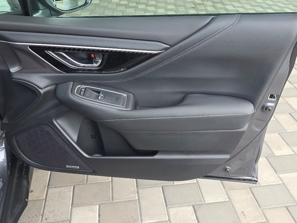 Used 2025 Magnetite Gray Metallic Subaru Limited image 20