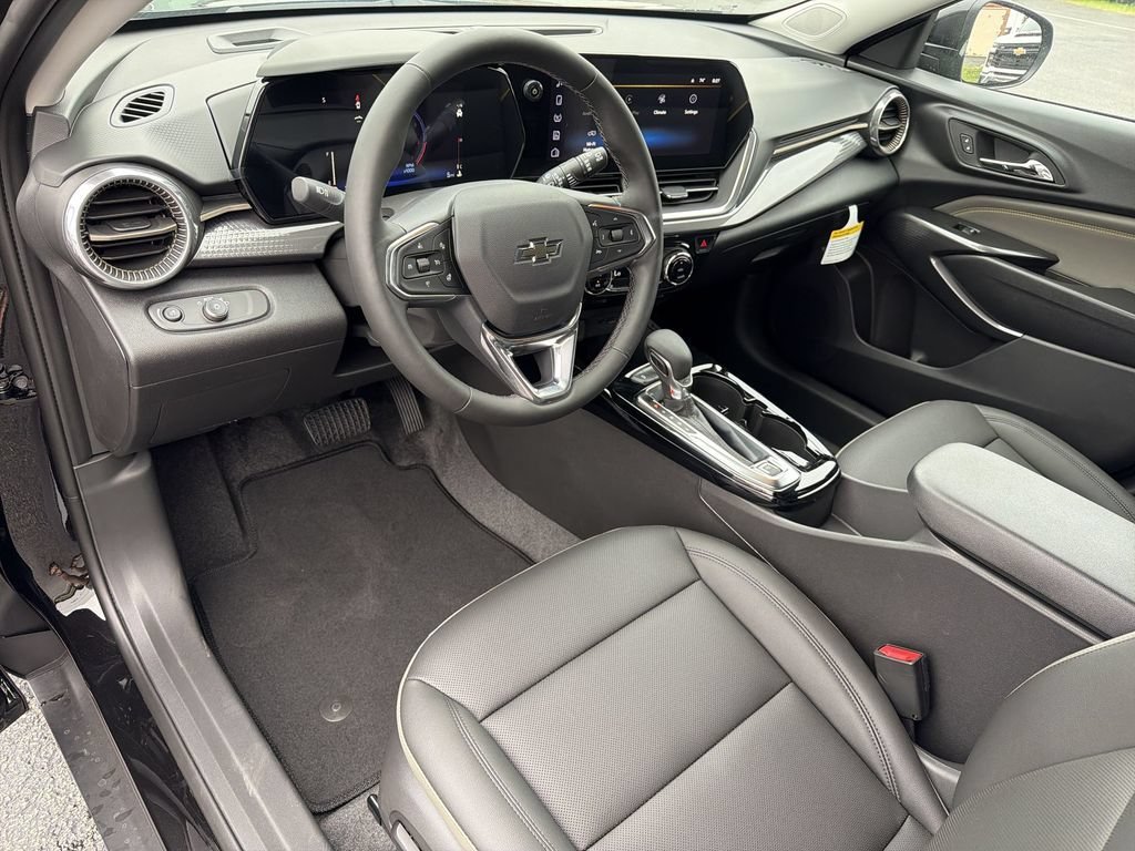 New 2026 Mosaic Black Metallic Chevrolet ACTIV image 6