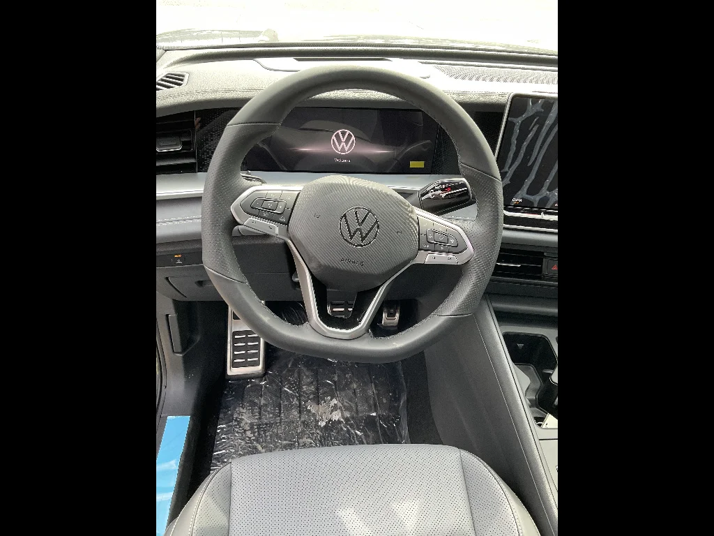 New 2026 Platinum Gray Metallic Volkswagen SE R-Line Black 4Motion image 8