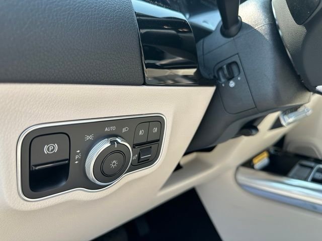 New 2026 Polar White Mercedes-Benz GLA 250 image 13