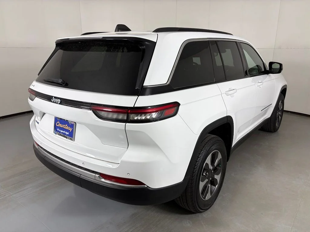 Used 2024 White Jeep 4xe image 8