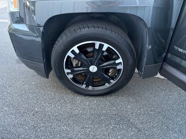Used 2017 GRAPHITE GRAY METALLIC GMC SLT image 10