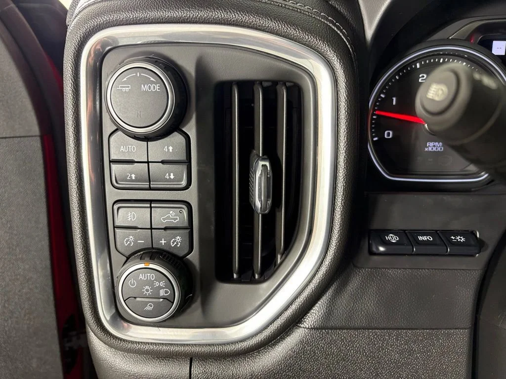 Used 2020 CAJUN RED TINTCOAT Chevrolet High Country image 32