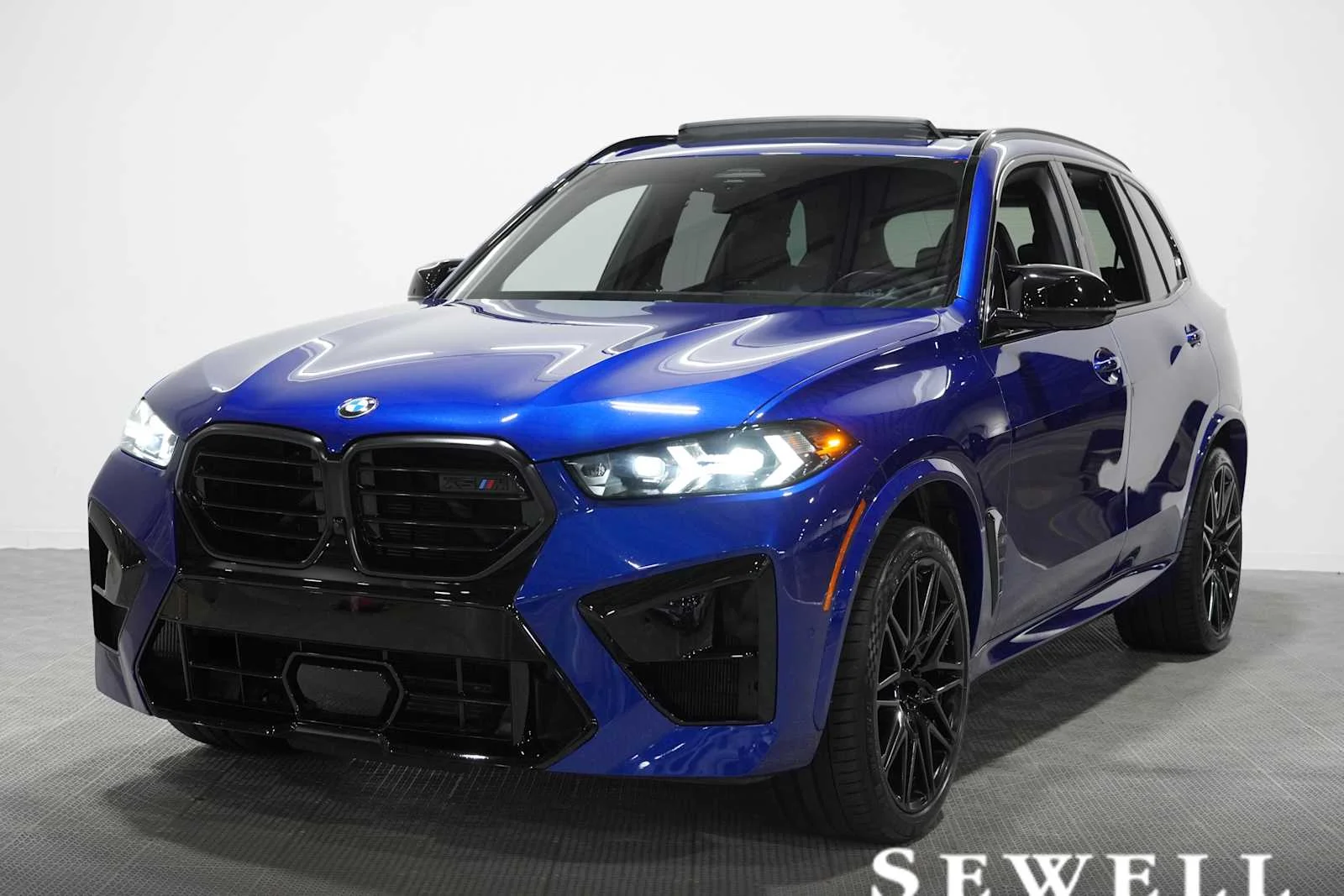 2025 BMW X5 M Competition's photo