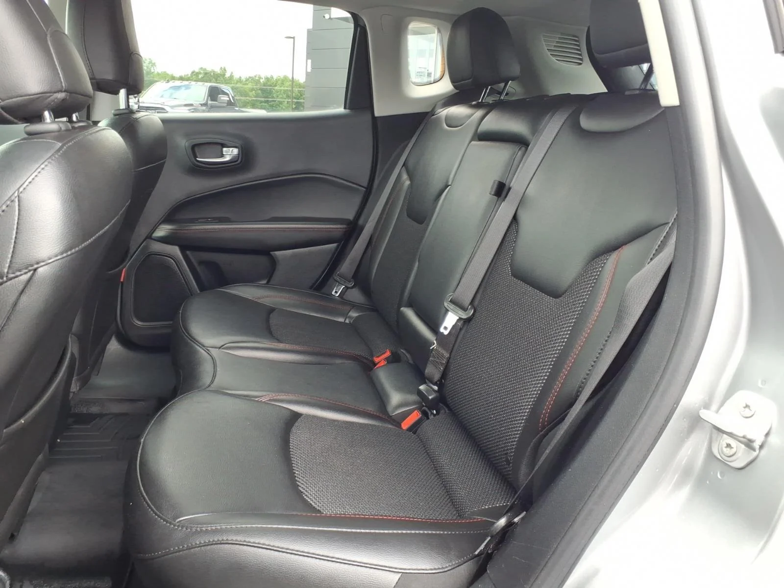 Used 2021 Billet Silver Metallic Clearcoat Jeep Trailhawk image 19