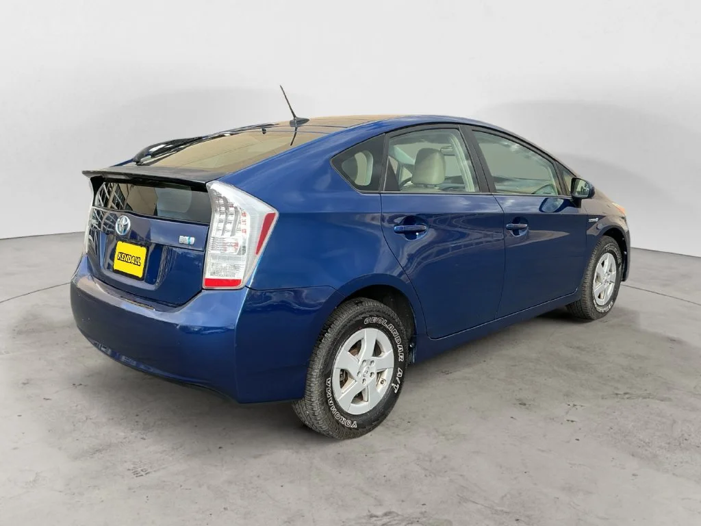 Used 2010 Blue Toyota IV image 8