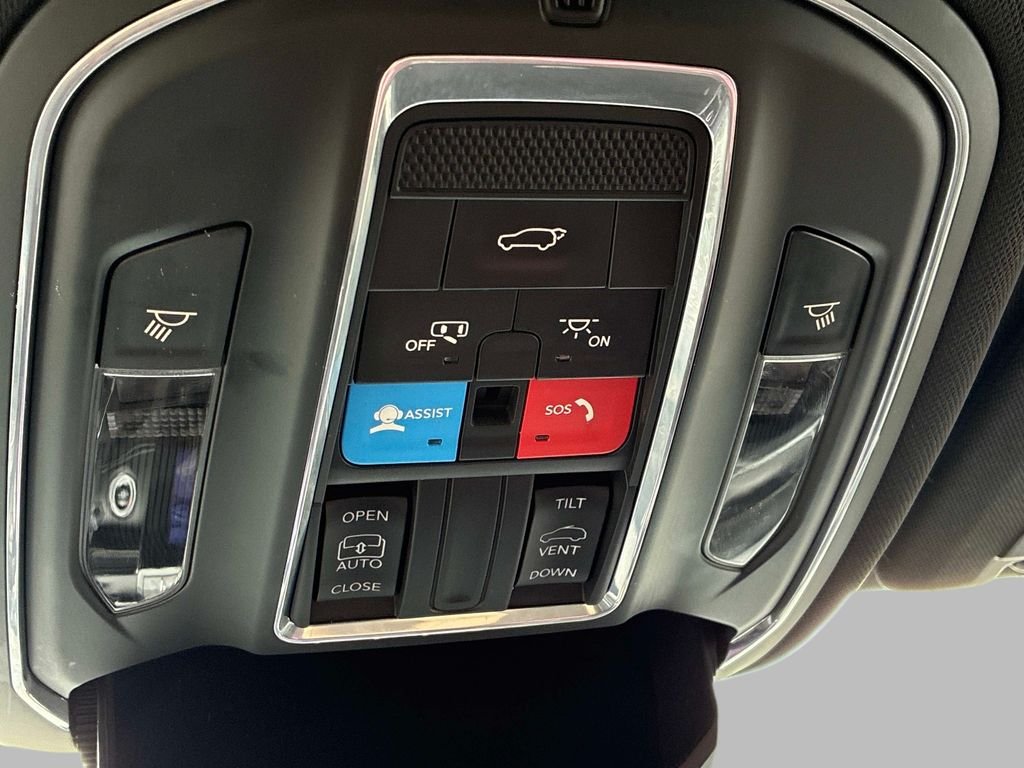 Used 2024 Black Jeep Altitude X image 36