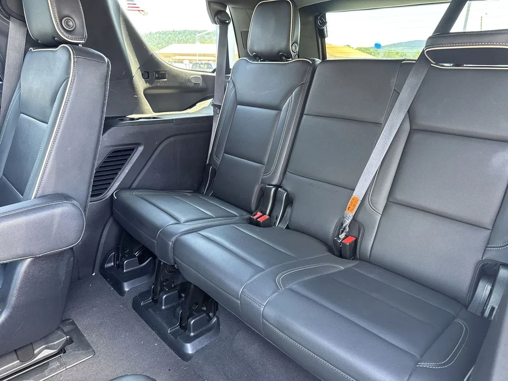 Used 2021 White Chevrolet Premier image 23