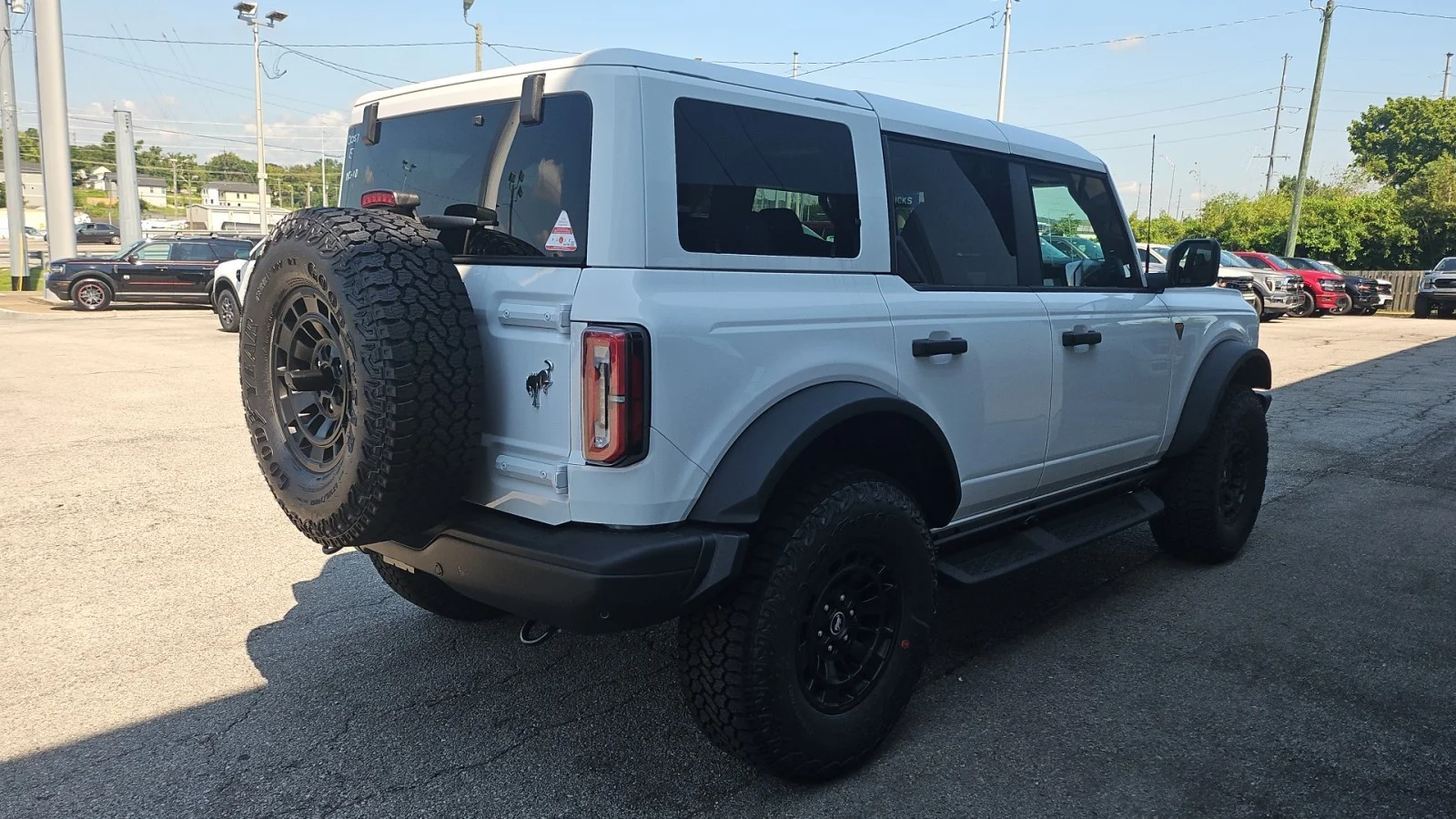 New 2026 Oxford White Ford Badlands 4WD image 5