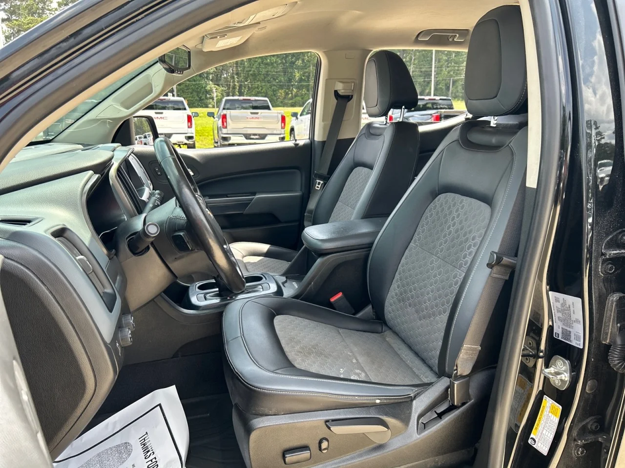 Used 2022 Black Chevrolet Z71 image 17