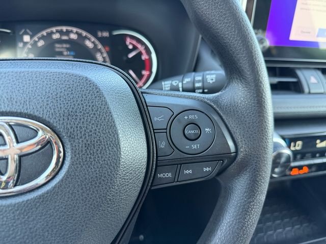 2023 Toyota RAV4 XLE - Photo 24