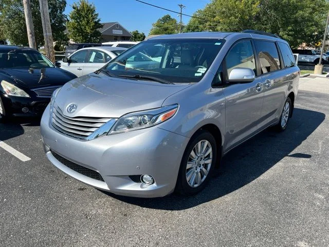 Used 2017 Silver Toyota Limited Premium image 3