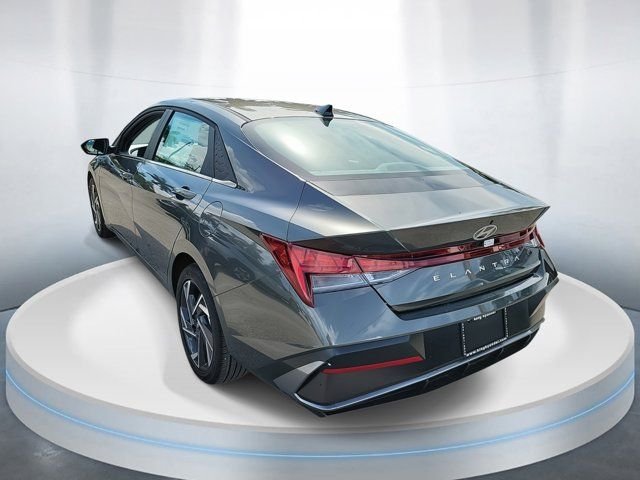 2025 Hyundai Elantra SEL - Photo 3