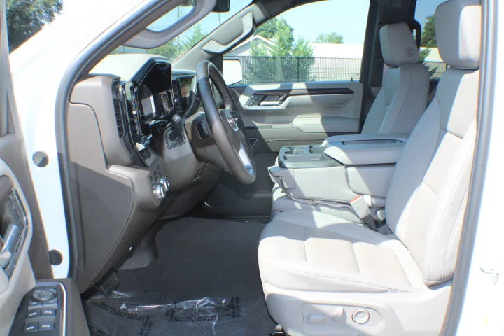 2024 GMC Sierra 1500 SLT - Photo 11