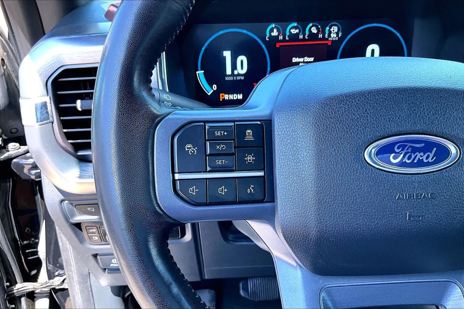 Used 2023 Agate Black Metallic Ford LARIAT image 24