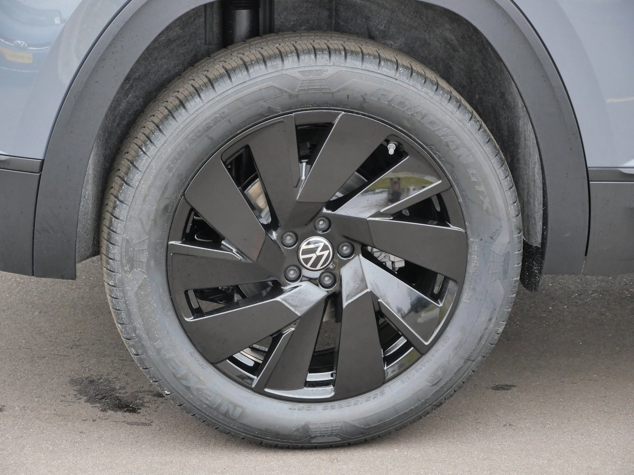 New 2026 Pure Gray Volkswagen 2.0T SE w/Technology image 5