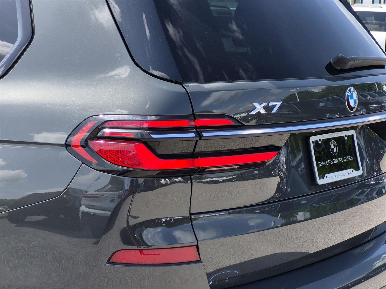 Used 2023 Dravit Grey Metallic BMW xDrive40i image 12