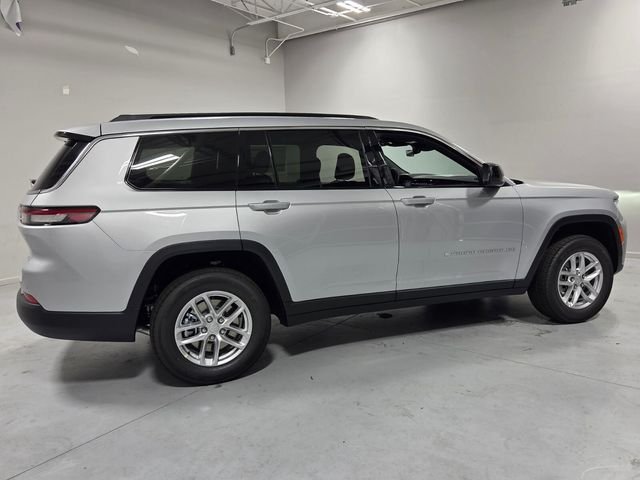 New 2026 Silver Zynith Exterior Paint Jeep Laredo X image 14