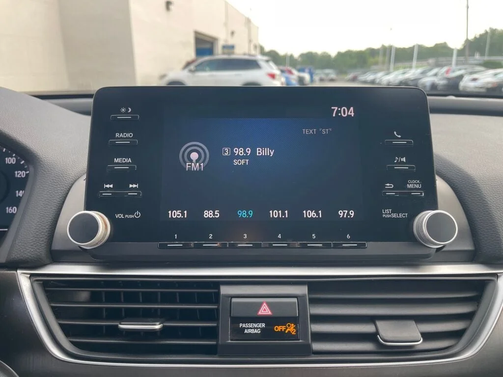 Certified Used 2018 Modern Steel Metallic Honda LX 1.5T image 8
