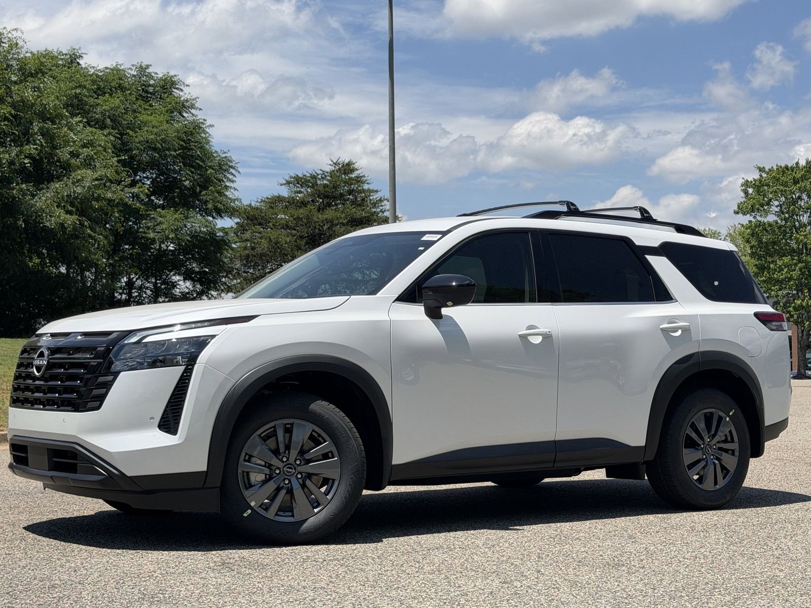 New 2026 White Nissan SL image 1