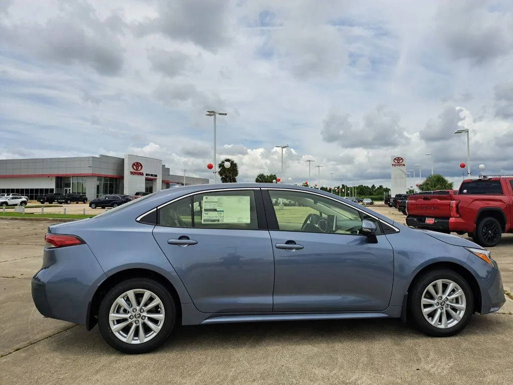 New 2026 Celestite Toyota  XLE image 4
