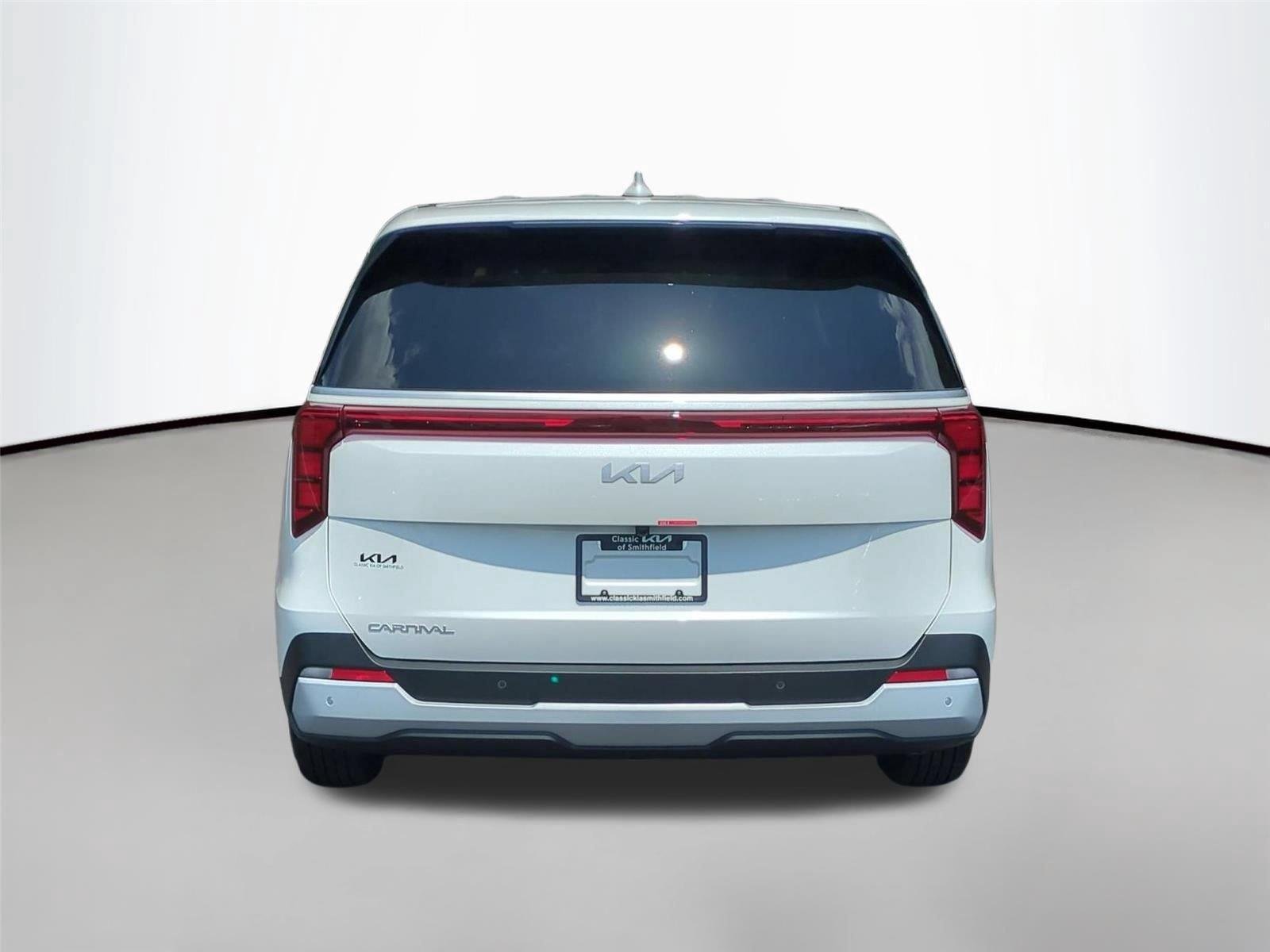 New 2026 Snow White Pearl Kia LXS image 4