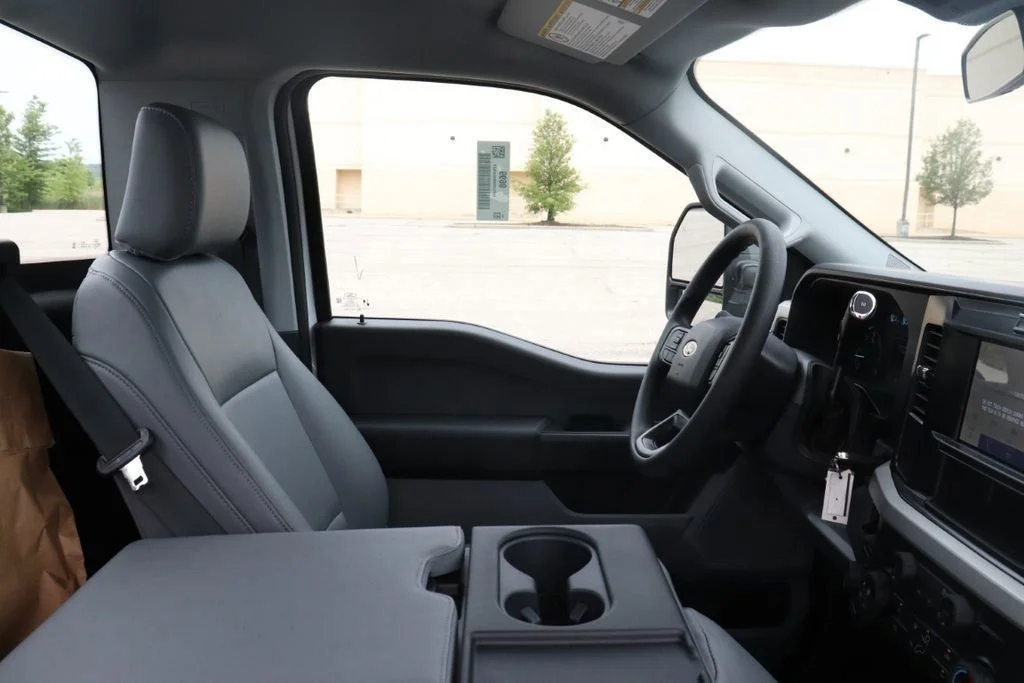New 2025 Oxford White Ford F-550® XL image 12