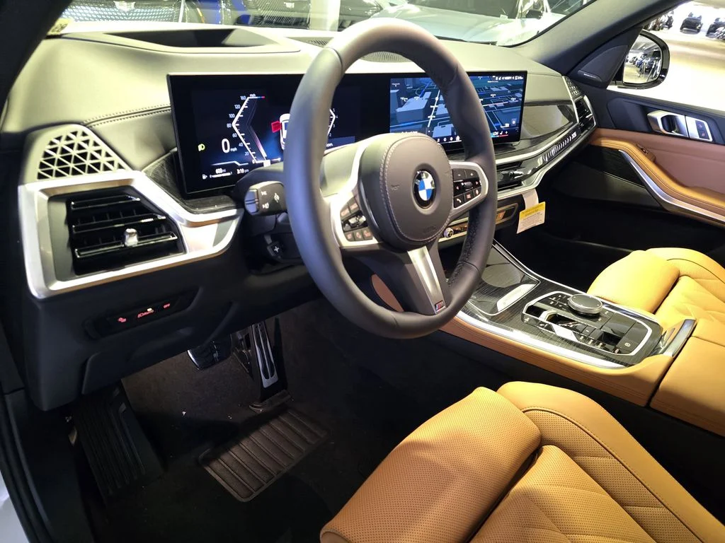 Used 2026 Alpine White BMW sDrive40i image 16