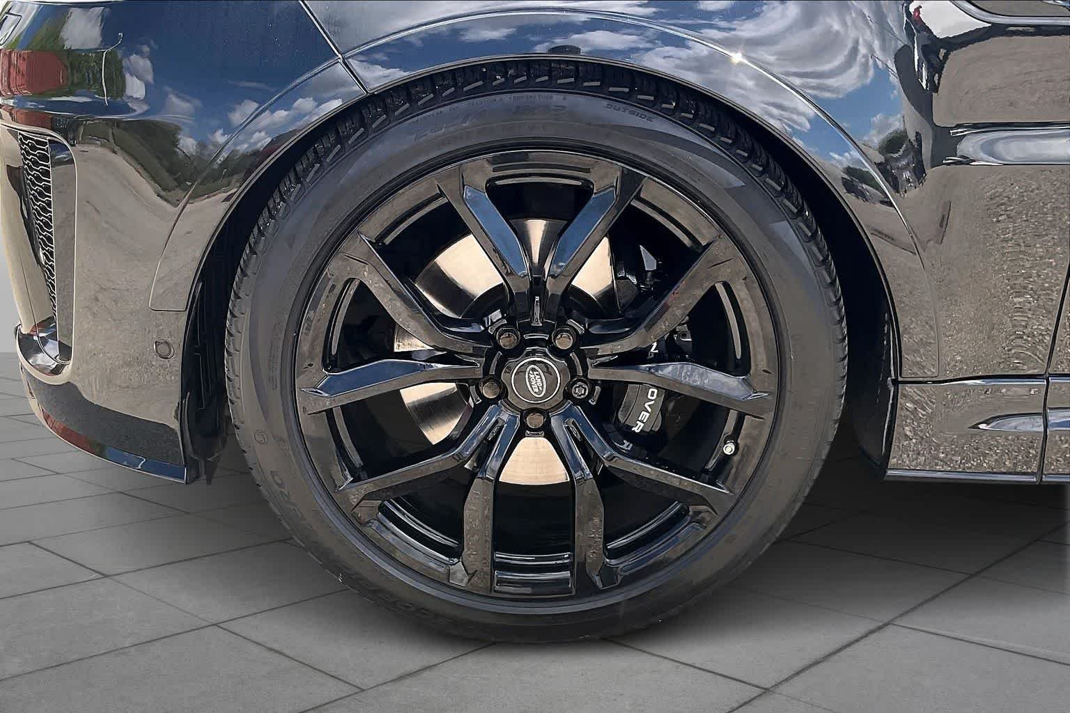 Used 2020 Ligurian Black Metallic Land Rover SVR image 10