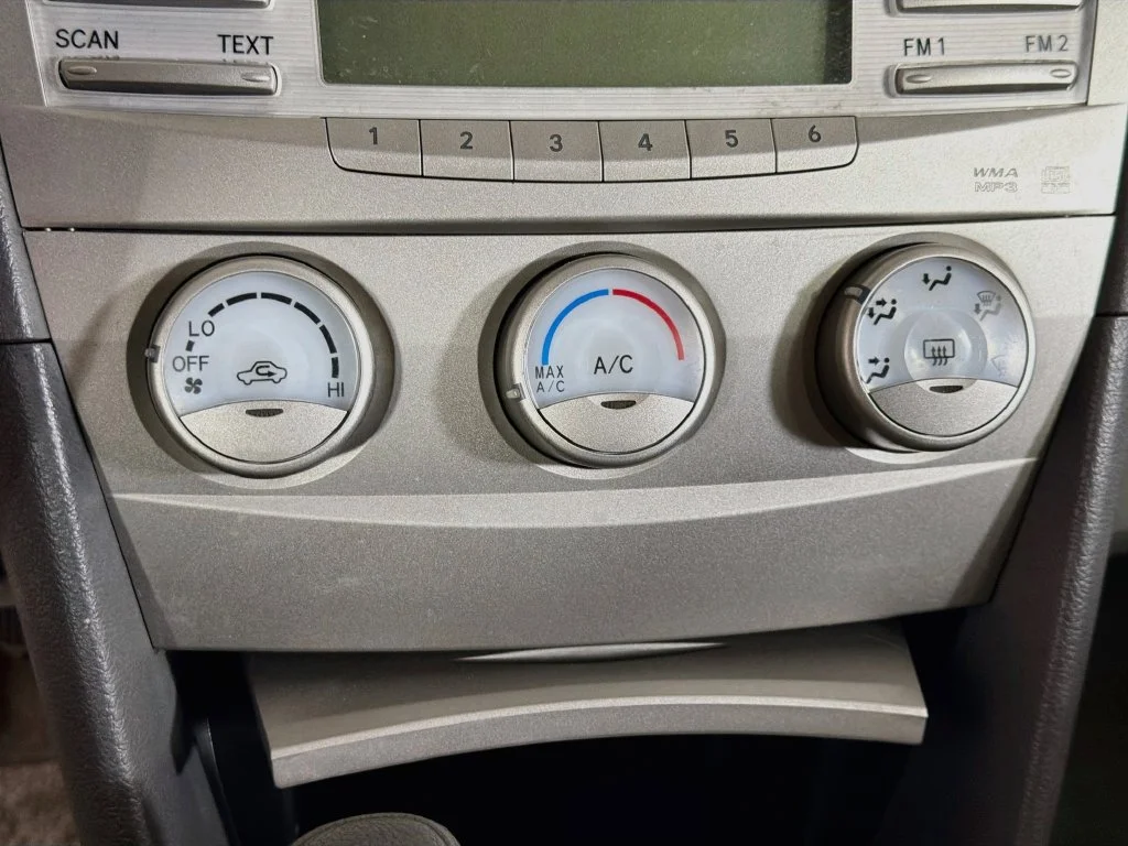 Used 2010 Blue Toyota LE image 16