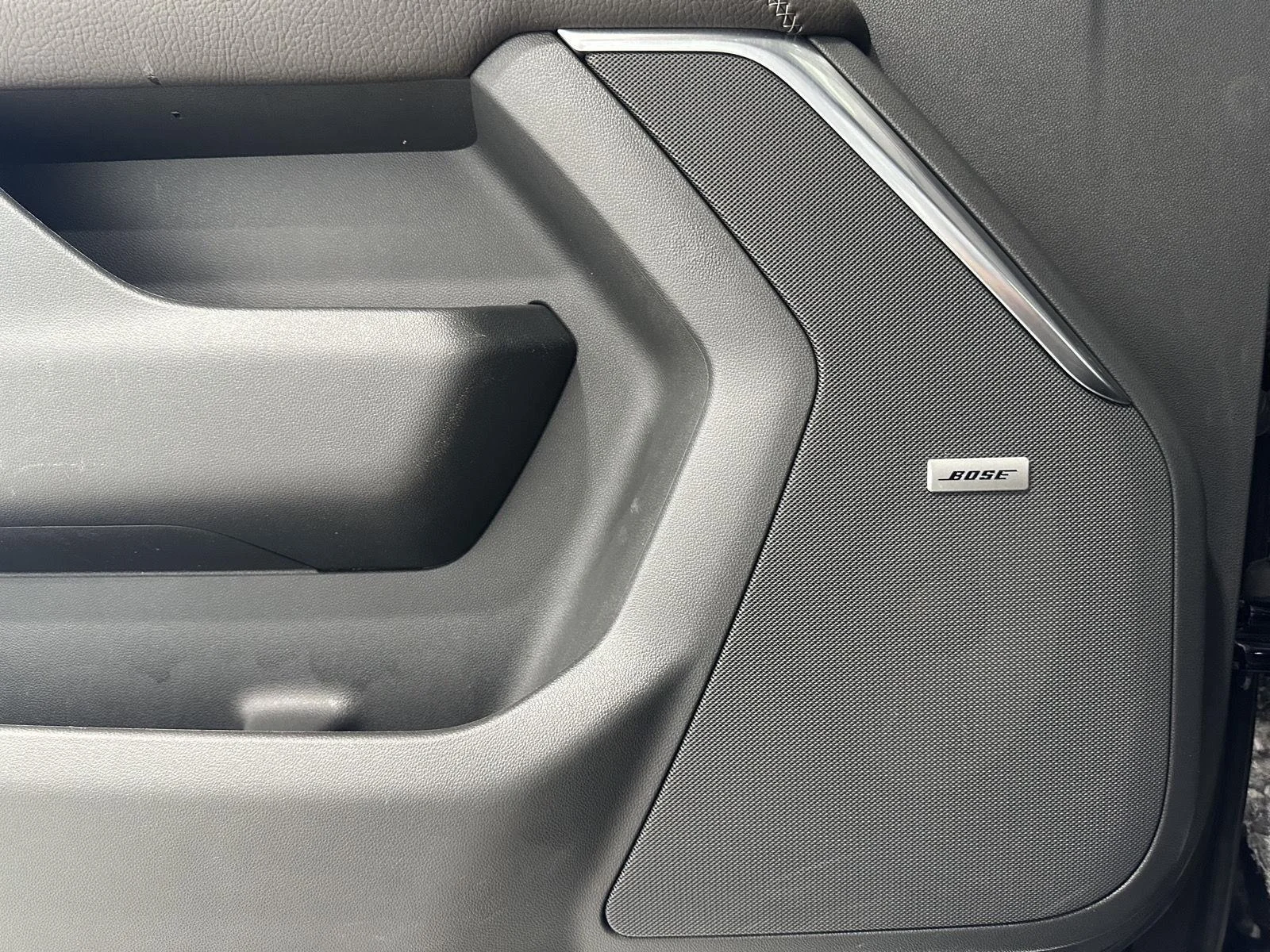 Used 2022 Onyx Black GMC Denali image 21