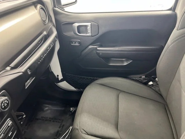 Used 2020 White Jeep Sport S image 20