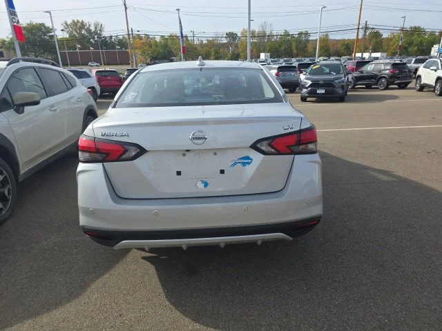 Used 2022 Silver Nissan 1.6 SV image 9