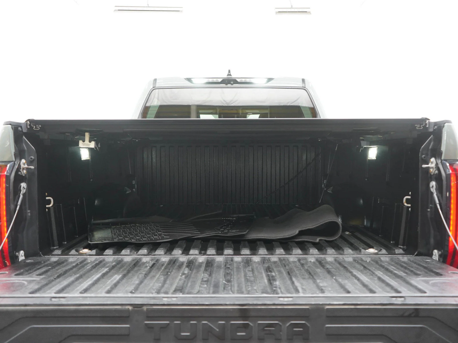 Used 2022  Toyota Limited image 17