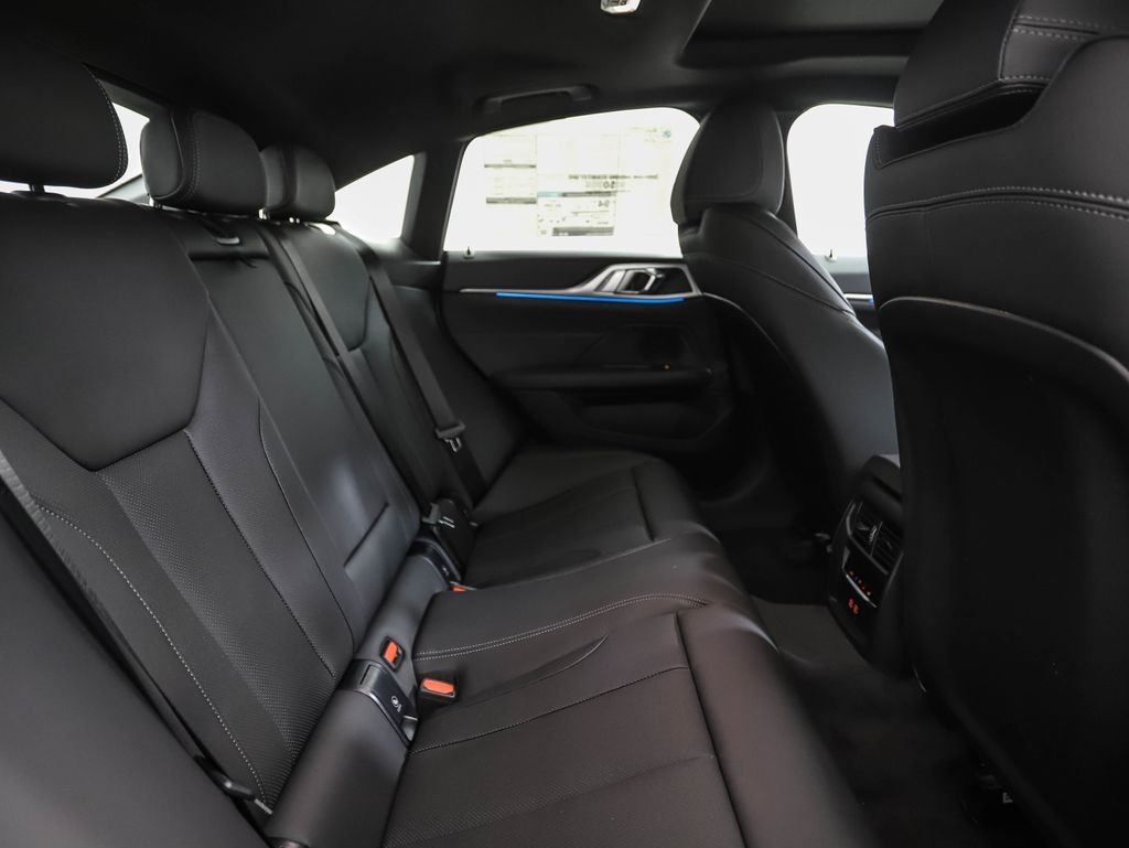 2025 BMW i4 40 - Photo 25