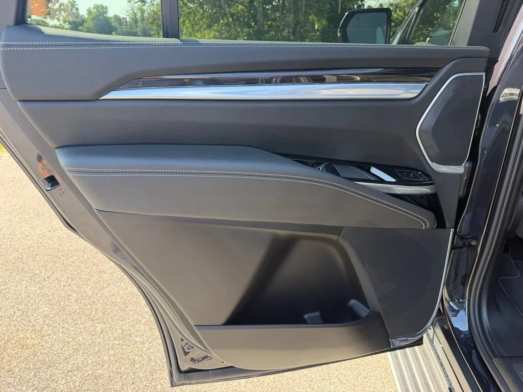 2025 Cadillac Escalade Premium Luxury - Photo 23