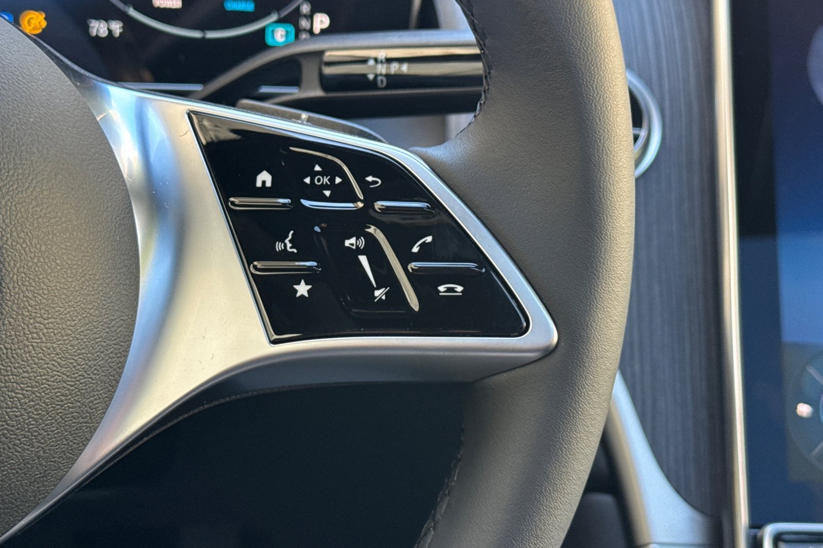 New 2027 Graphite Grey Metallic Mercedes-Benz GLC 300 image 29