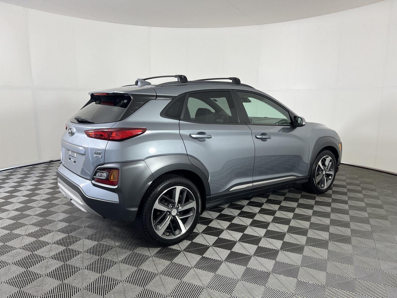 Used 2020 Sonic Silver Hyundai Limited image 21