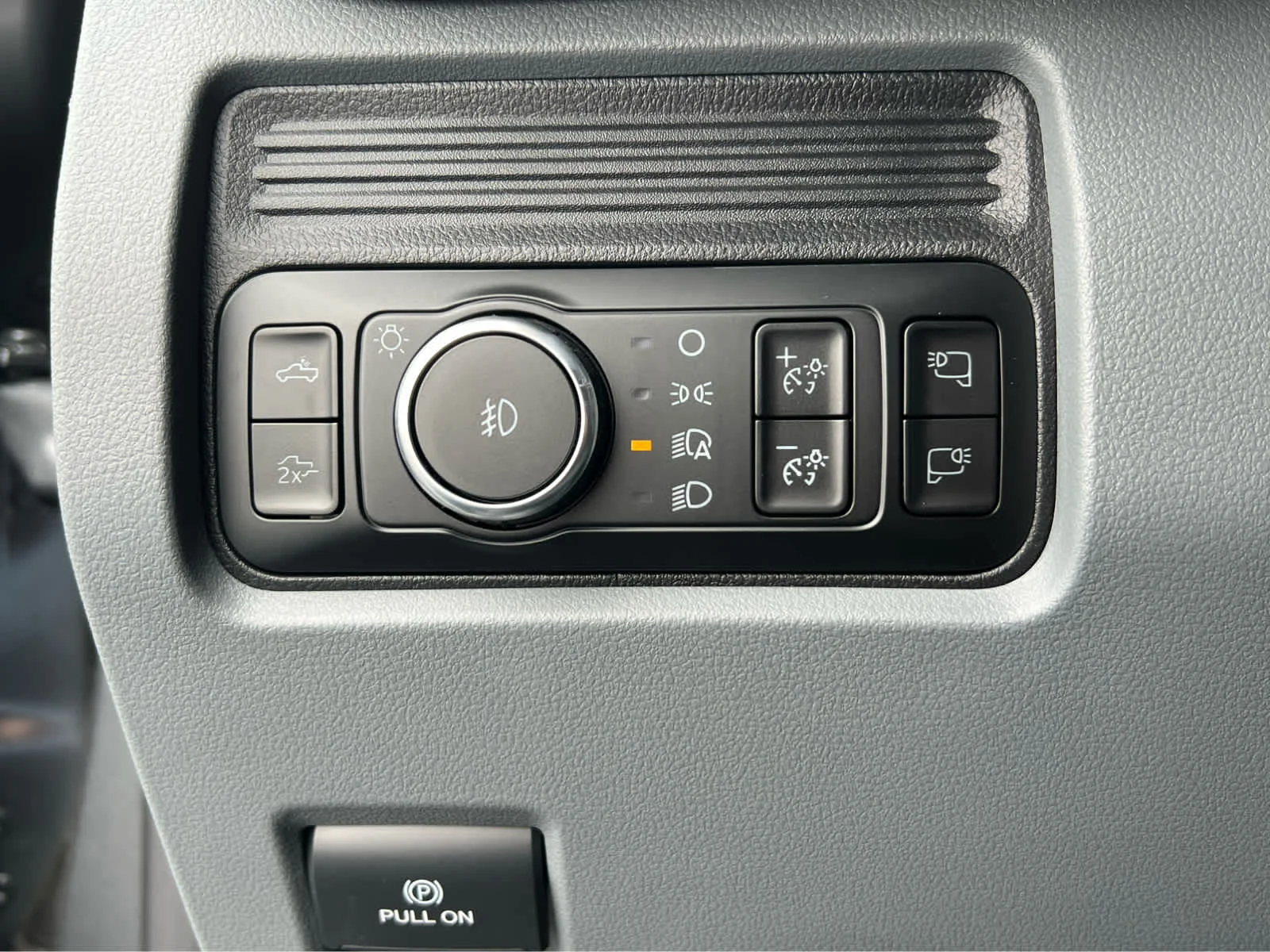 New 2026 Carbonized Gray Metallic Ford F-350® XLT image 31