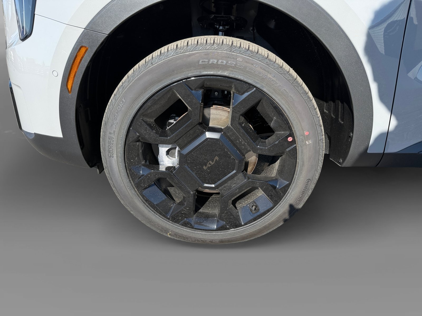New 2026 Wolf Gray Kia X-Line SX image 9