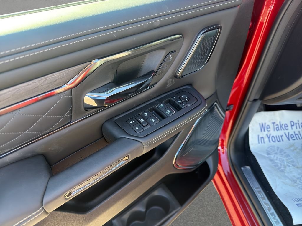 New 2026 Molten Red Pearl-Coat Exterior Paint RAM Limited image 12