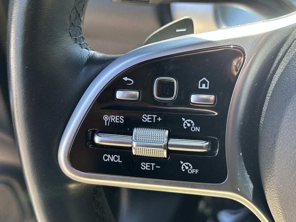 Certified Used 2022  Mercedes-Benz GLB 250 image 28