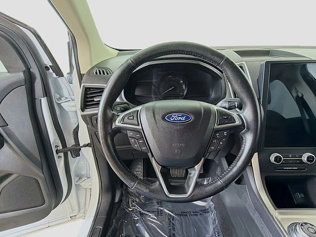 Used 2023 Oxford White Ford SEL image 30