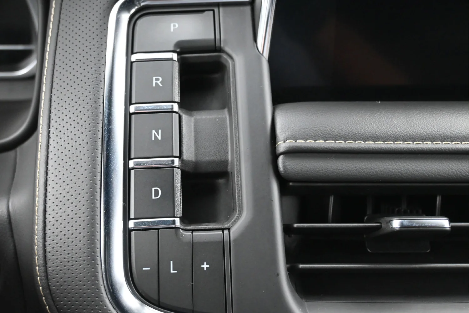 Used 2024 Black Chevrolet Premier image 20