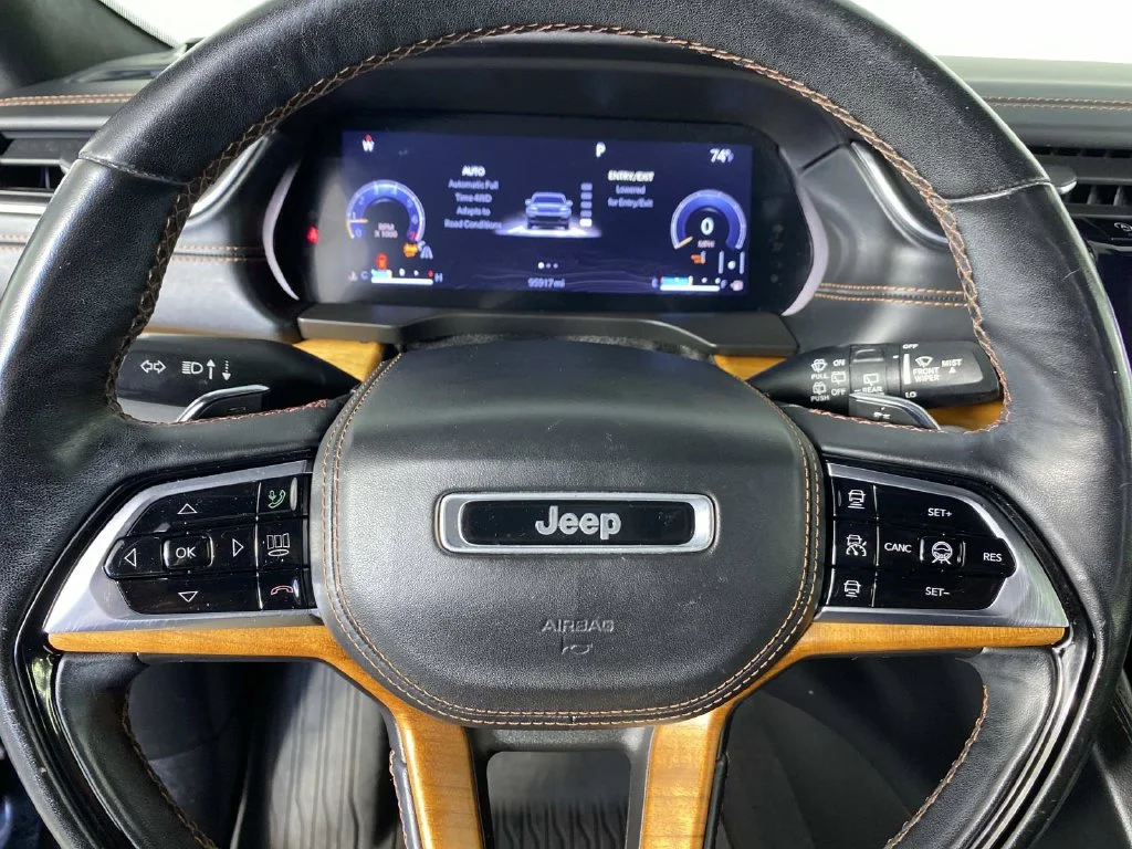 Used 2021 Diamond Black Jeep Summit image 15