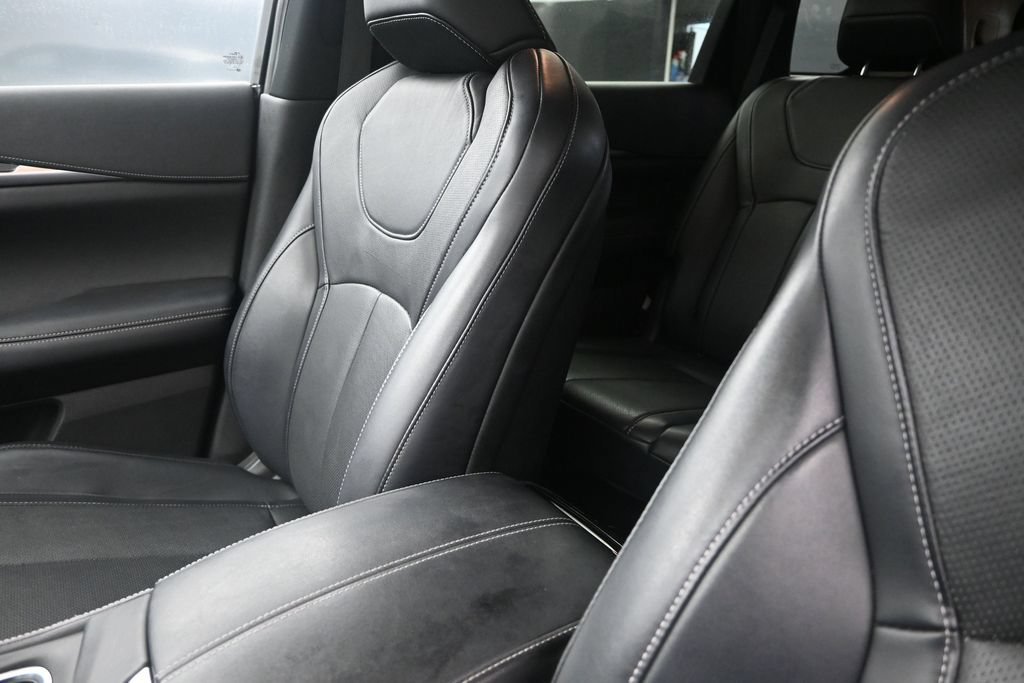 Certified Used 2023 White INFINITI LUXE image 14