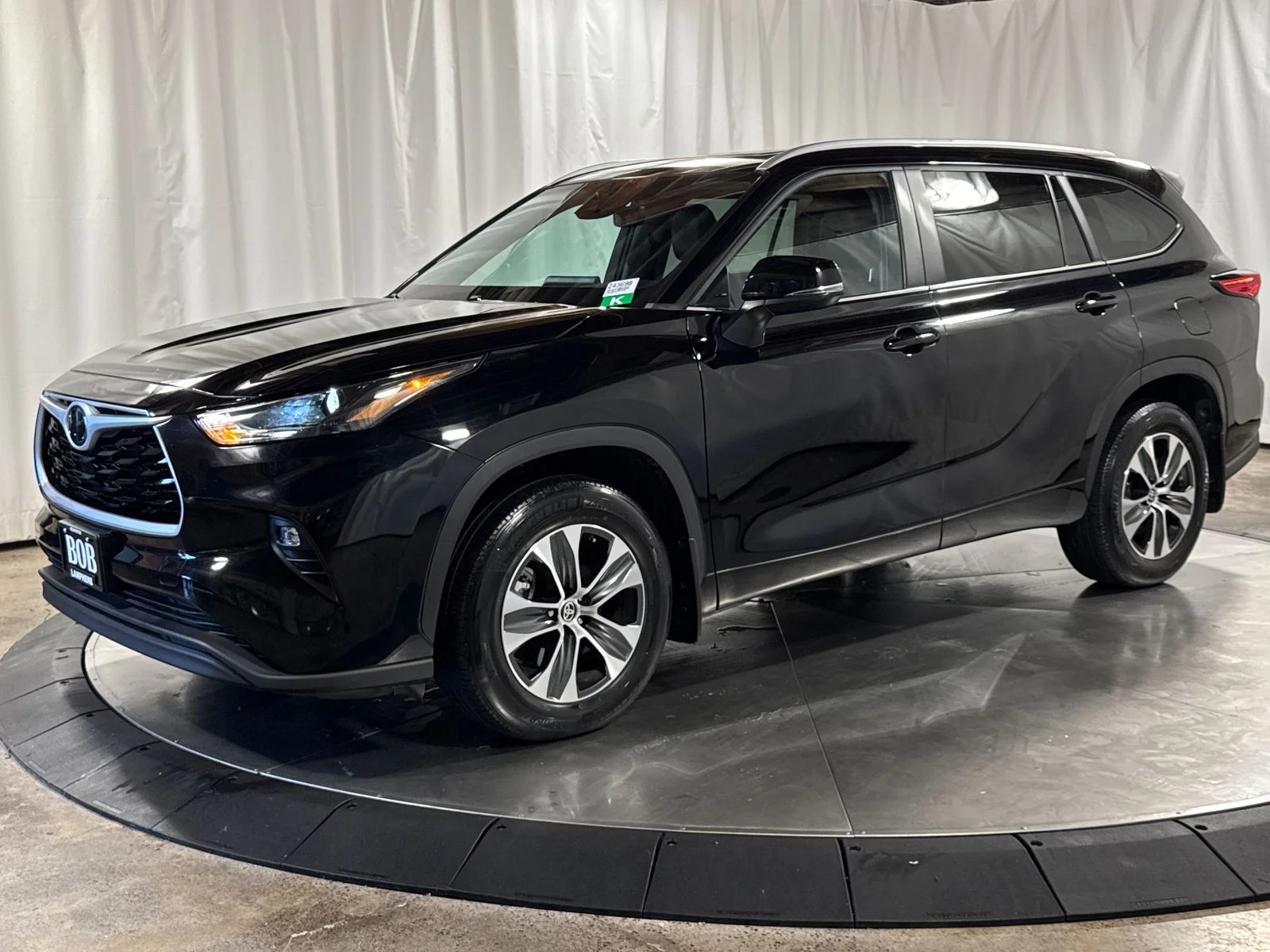 2023 Toyota Highlander XLE AWD's photo