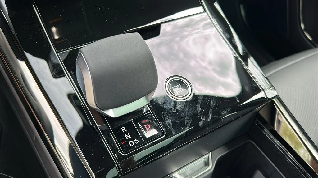 New 2027 Borasco Grey LAND ROVER Dynamic SE image 19