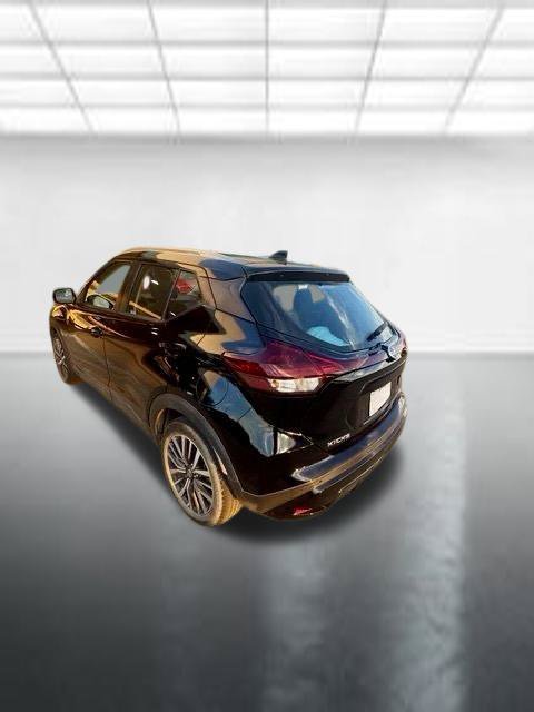 Used 2021 Black Nissan SV Xtronic CVT image 1