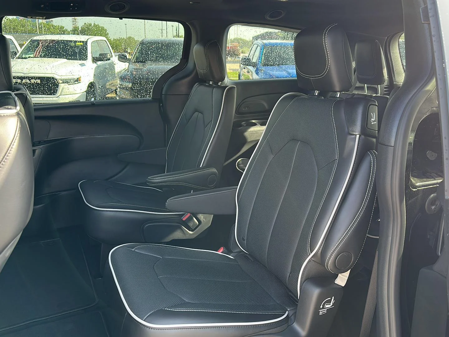 2026 Chrysler Pacifica Limited - Photo 26